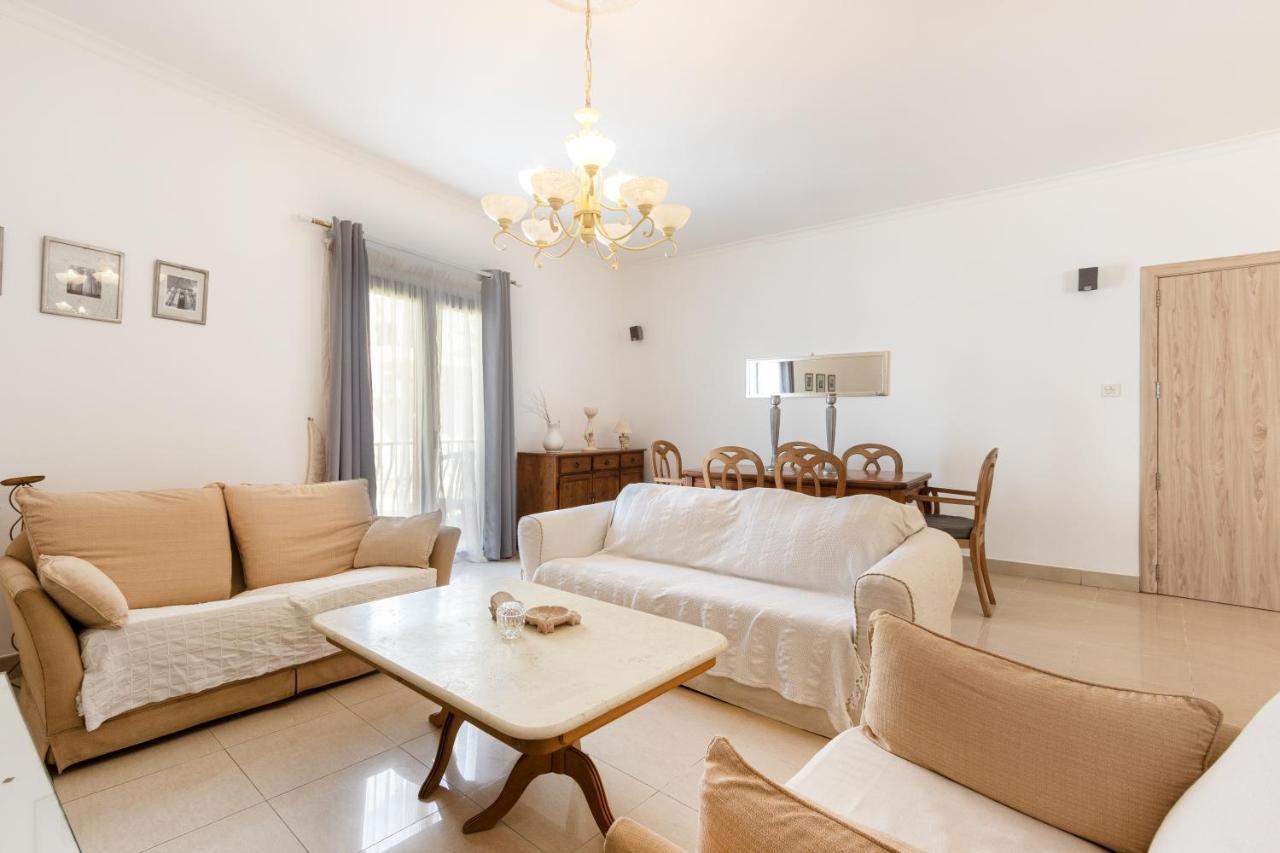 70/2- Spacious & Charming 3 Bedroom Apt In Слима Экстерьер фото