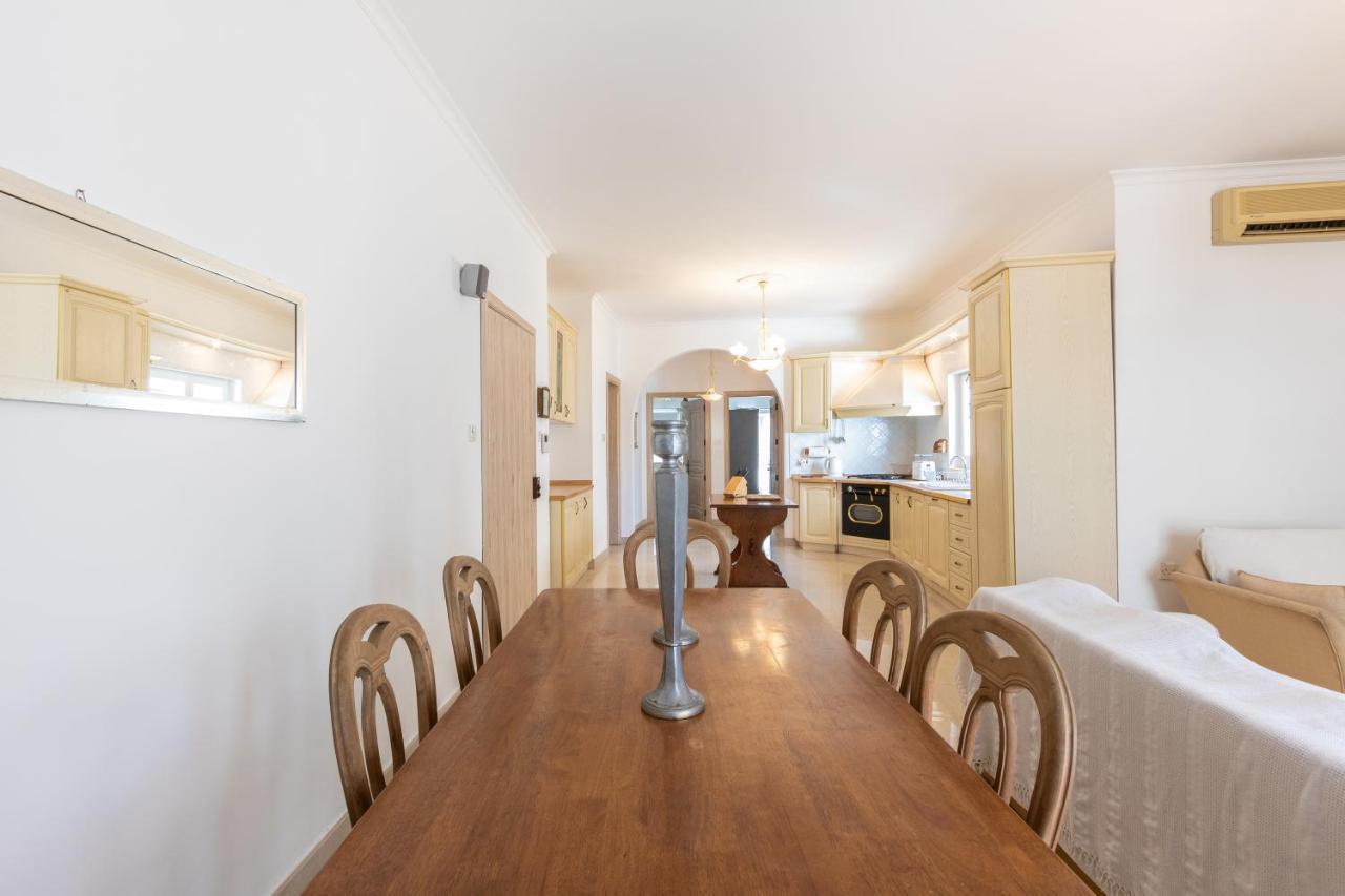 70/2- Spacious & Charming 3 Bedroom Apt In Слима Экстерьер фото