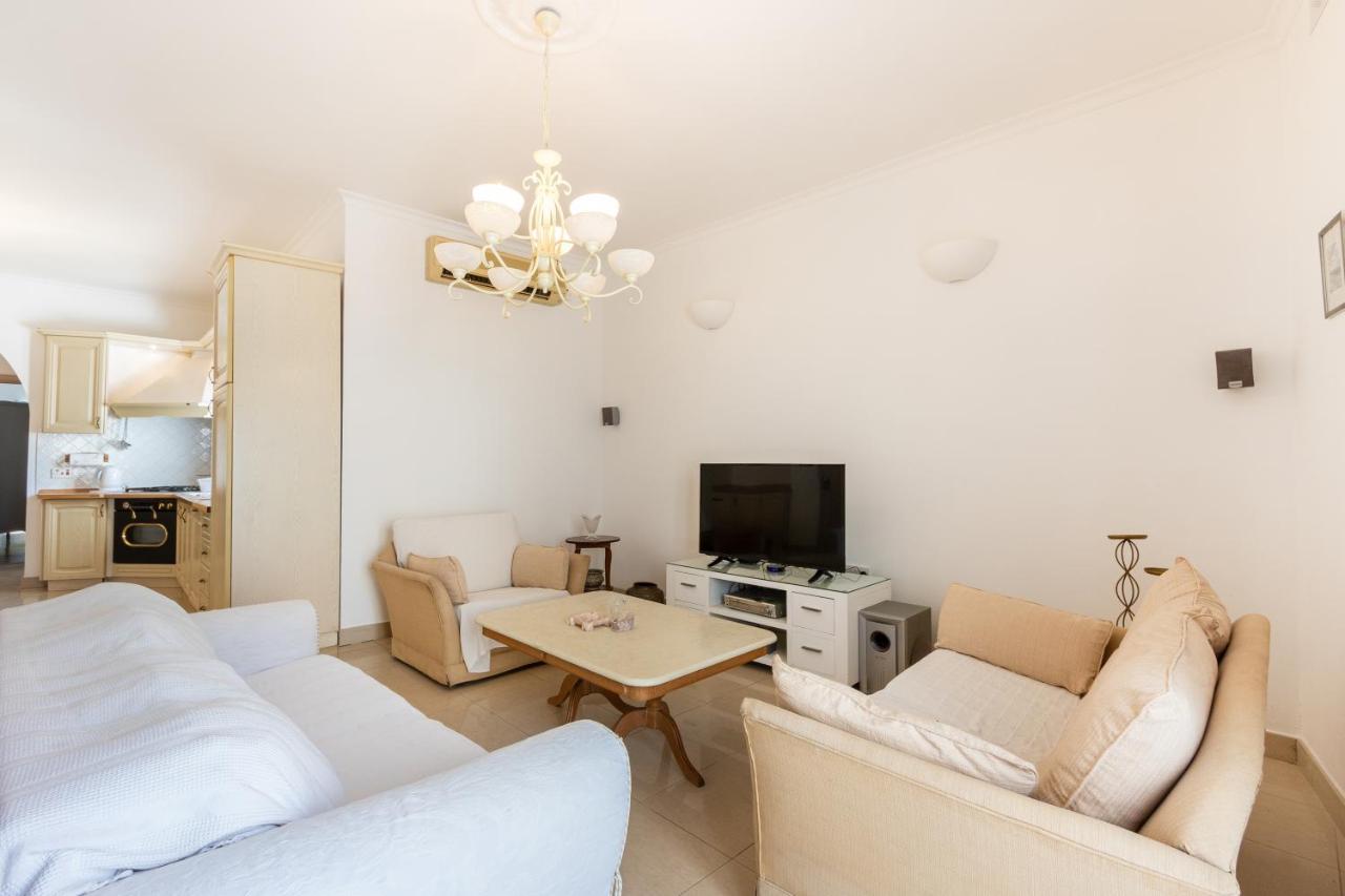 70/2- Spacious & Charming 3 Bedroom Apt In Слима Экстерьер фото