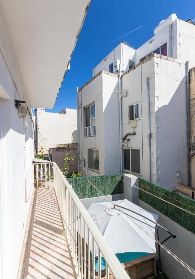 70/2- Spacious & Charming 3 Bedroom Apt In Слима Экстерьер фото