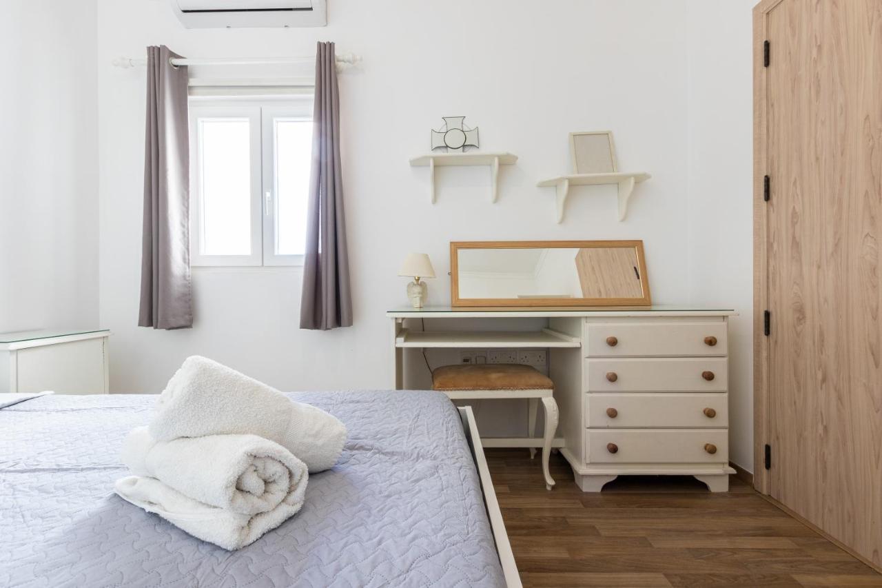 70/2- Spacious & Charming 3 Bedroom Apt In Слима Экстерьер фото