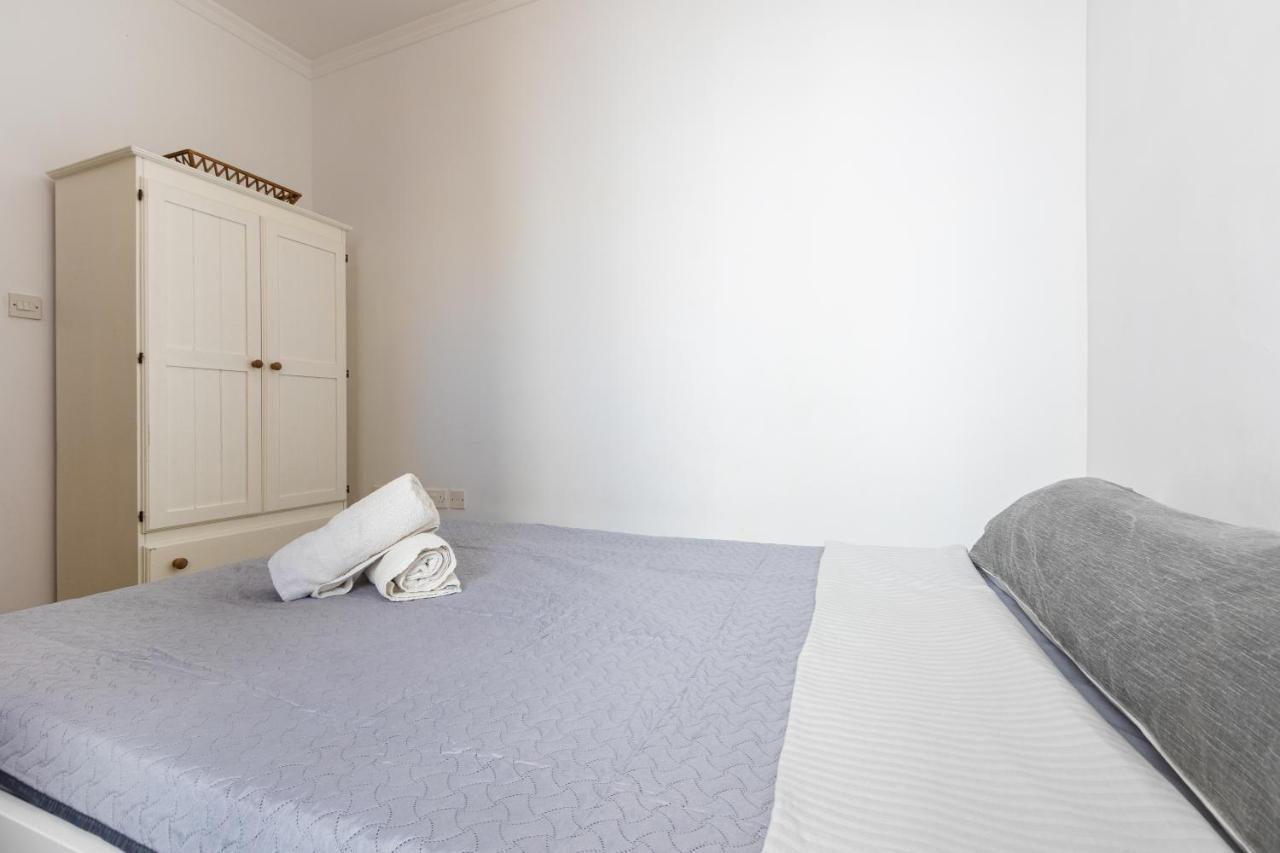 70/2- Spacious & Charming 3 Bedroom Apt In Слима Экстерьер фото